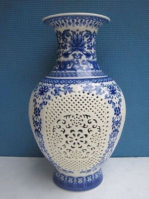Set 2 Pieces Hollowed Chinese Colorful Porcelain Big Vase